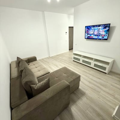 Location d’un appartement moderne avec pièce séparée et balcon, Chiajna, Secteur 6, Bucarest, Roumanie